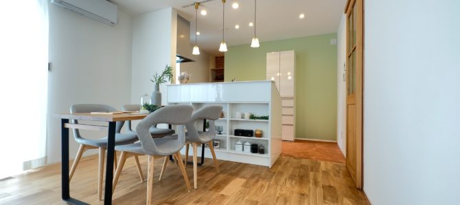 富田林市・木と白が優しい平屋建て