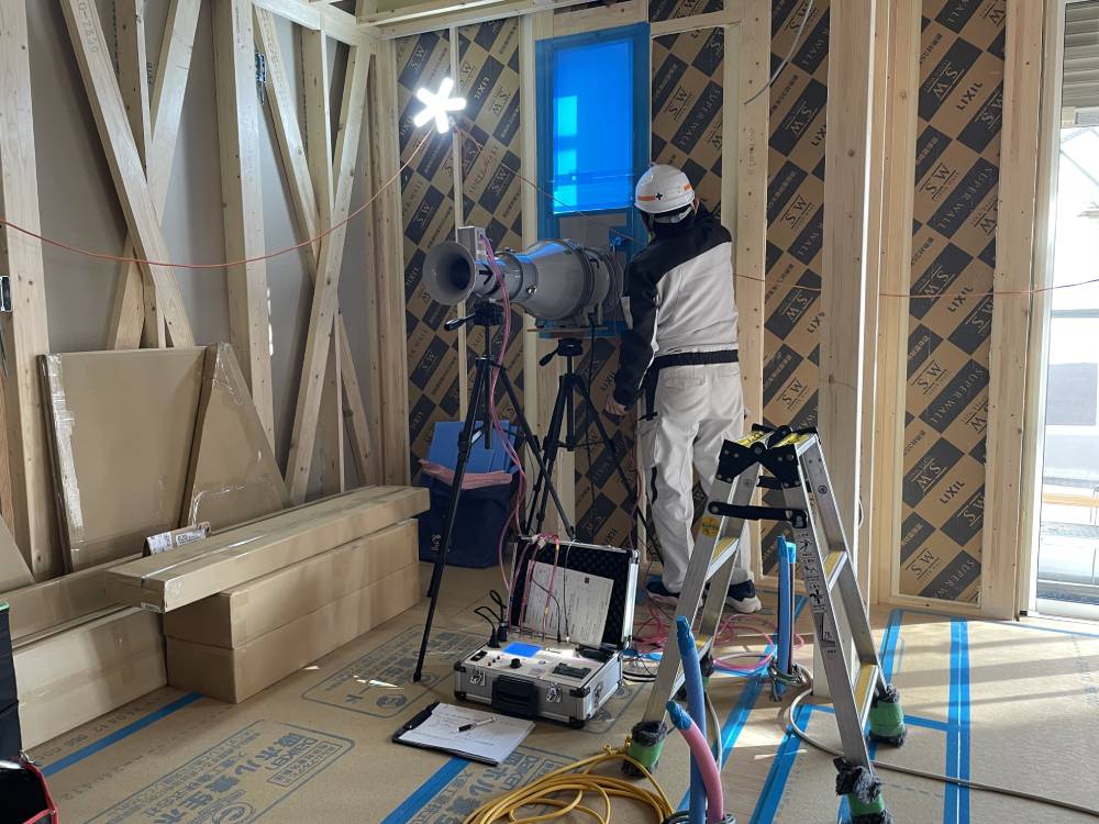 気密測定 堺市・富田林市・大阪狭山市の注文住宅SEED HOME